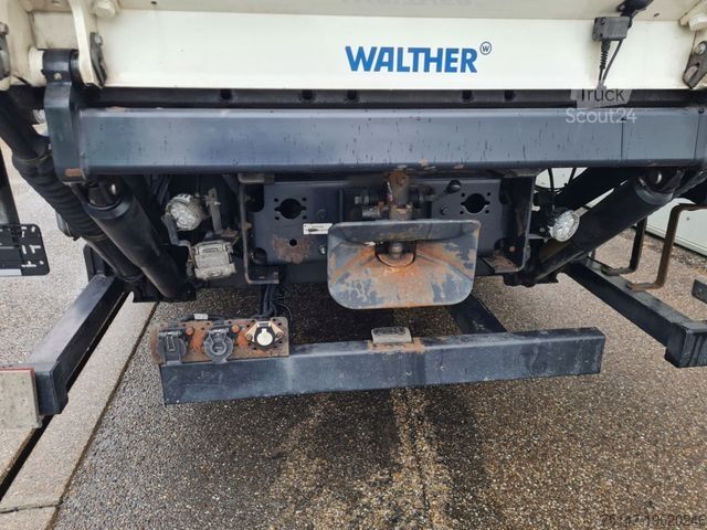 Vrachtwagen met bakwagen MAN TGX 18.420 4x2 LL Koffer LBW MBB Intarder Navi