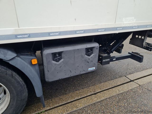 Vrachtwagen met bakwagen MAN TGX 18.420 4x2 LL Koffer LBW MBB Intarder Navi