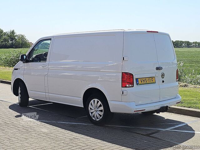 Комби с висок покрив VOLKSWAGEN TRANSPORTER 2.0 TDI L1H1 150Pk NAP Euro6
