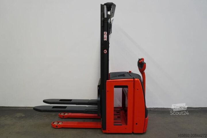 Käsikäyttöinen pinoaja Linde L 14 1173