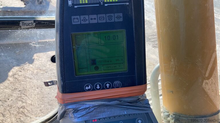 Rupsgraver Liebherr R906 LC Litronic with two buckets