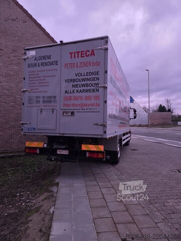 Vrachtwagen met bakwagen Iveco Eurocargo 120
