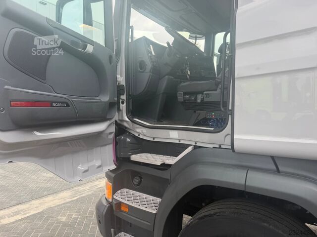 Scania G 450 8×2 с краном-манипулятором FASSI F 820 RA.2.28 и гуськом Scania G 450 8x2 FASSI F 820 RA.2.28 + JIB