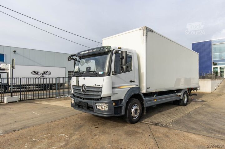 MERCEDES ATEGO 1530 L + plataforma elevatória Cargolift Mercedes-Benz ATEGO 1530 L+CARGOLIFT