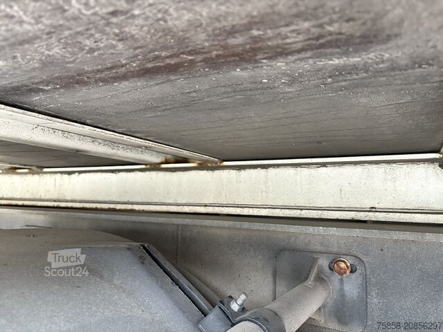 Zamenljiva nadgradnja z ravno ploščadjo in ponjavo Krone Jumbo 7,82m 3m hoch Hubdach + Edscha