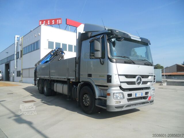 Fix platós teherautó daruval Mercedes-Benz ACTROS 25.48L