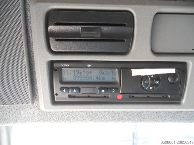 Fix platós teherautó daruval Mercedes-Benz ACTROS 25.48L