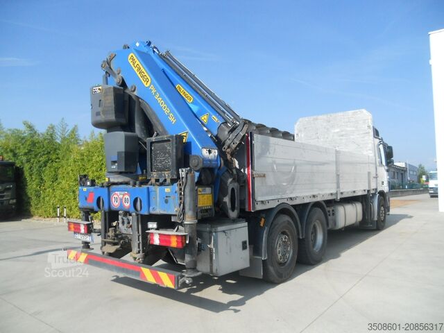 Fix platós teherautó daruval Mercedes-Benz ACTROS 25.48L