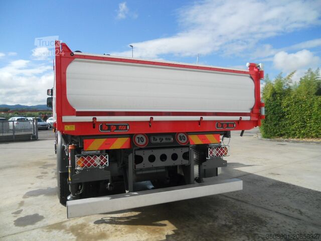 Háromutas billenős teherautó daruval DAF LF 310