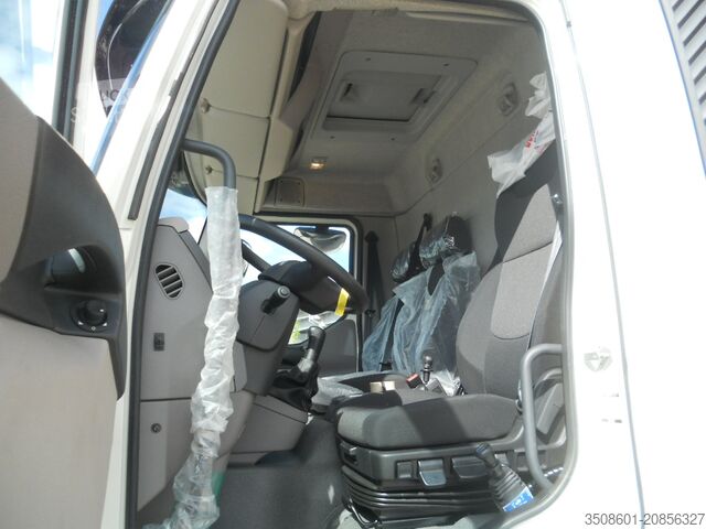 Háromutas billenős teherautó daruval DAF LF 310