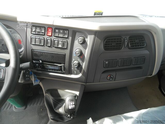 Háromutas billenős teherautó daruval DAF LF 310