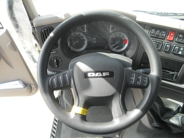 Háromutas billenős teherautó daruval DAF LF 310