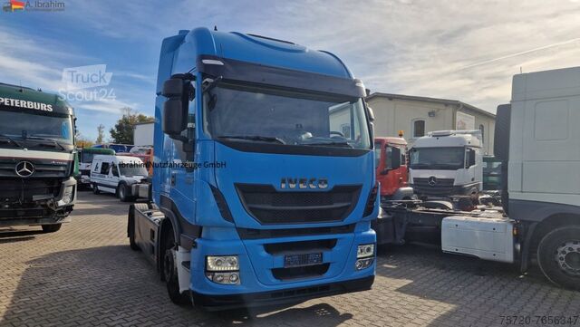 Szabványos vontatóegység Iveco Stralis 460 Vollspoiler 3x vorhanden