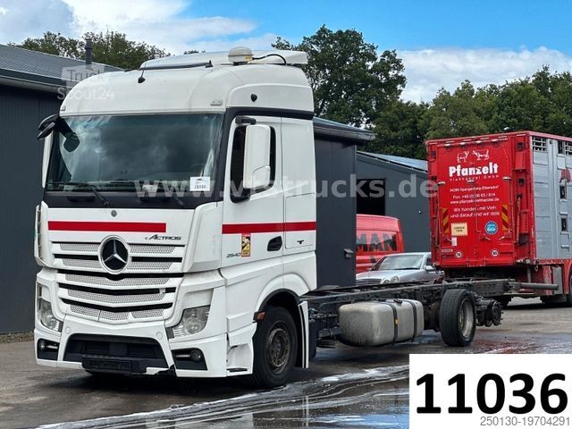 Châssis de camion MERCEDES-BENZ Actros 2540 6x2 Fahrgestell