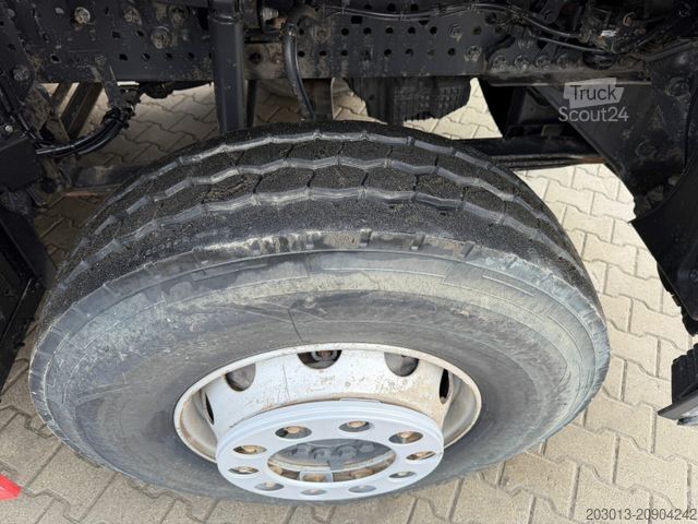 Tovornjak prekucnik MERCEDES-BENZ Arocs 3243 8x4 Kipper Schwarzmuller Bordmatik