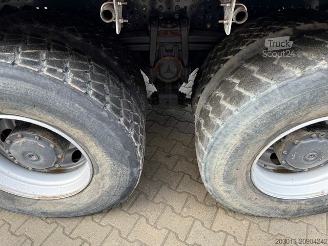 Tovornjak prekucnik MERCEDES-BENZ Arocs 3243 8x4 Kipper Schwarzmuller Bordmatik