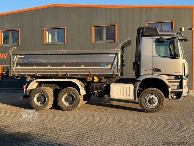 Camion-benne tricar MERCEDES-BENZ AROCS 3345 6x6 Euro 6 Kipper mit Bordmatik