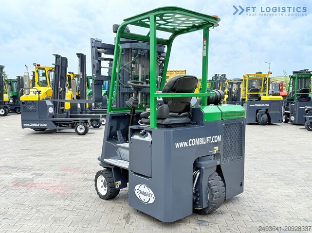 Empilhadeira multidirecional Combilift CB3000 / TRIPLEX 4900MM / FREE LIFT