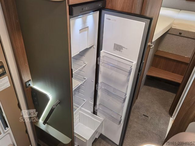 Pusiau integruotas kemperis EURAMOBIL PROFILA T 726 EB /- 2026 - / GOLD - LEVEL  PAKET