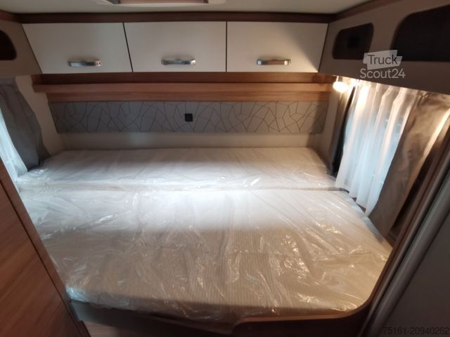 Teilintegriertes Wohnmobil WEINSBERG CARASUITE 650 MG / 140PS / HECKBETT & HUBBETT