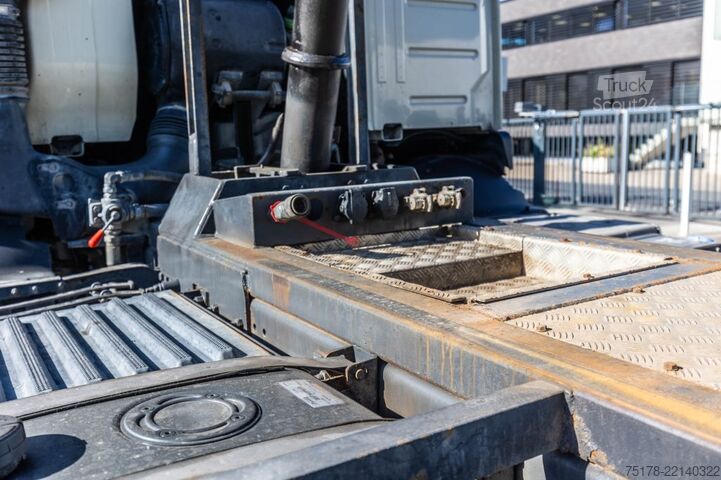 Volquete VOLVO FMX 460 - TIPPER / TRACTOR