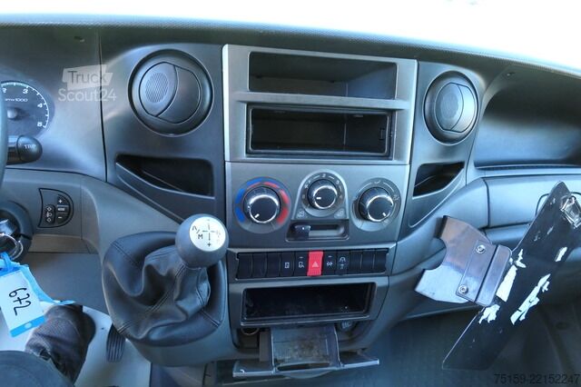 Fourgon tôlé iveco Daily 35 S11 C30C AUTOMATIK KAMERA Regale LUFT DURCHGANG