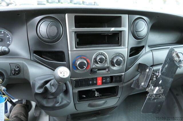 Fourgon tôlé iveco Daily 35 S11 C30C AUTOMATIK KAMERA Regale LUFT DURCHGANG EURO-5 CoC