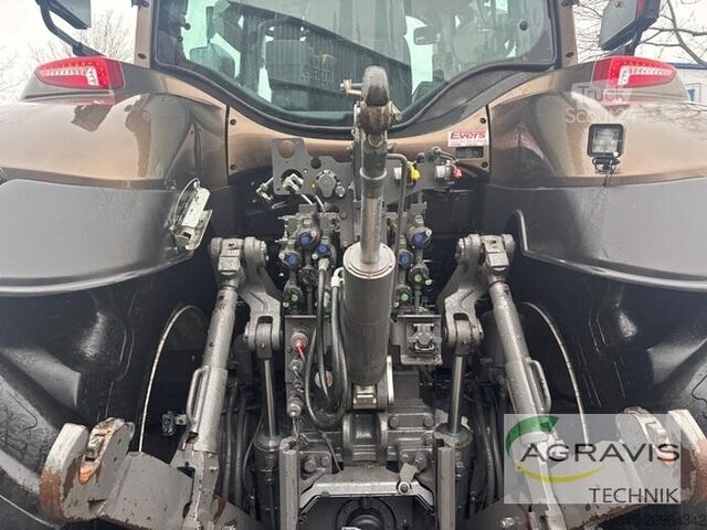 Traktor Valtra Q 245 1A9 Rückfahreinrichrung