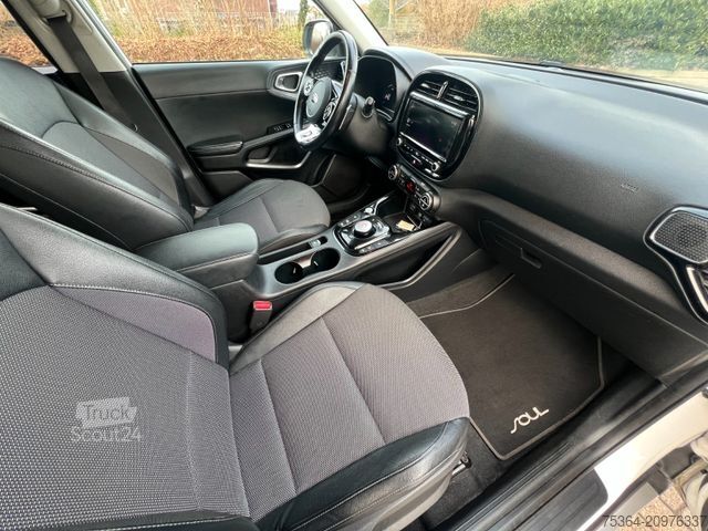 Van KIA Soul e-Soul DynamicLine 64 kWh LED Navi Kamera
