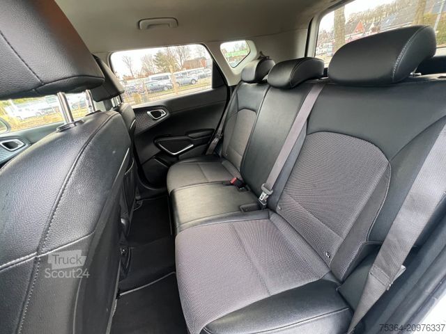 Van KIA Soul e-Soul DynamicLine 64 kWh LED Navi Kamera