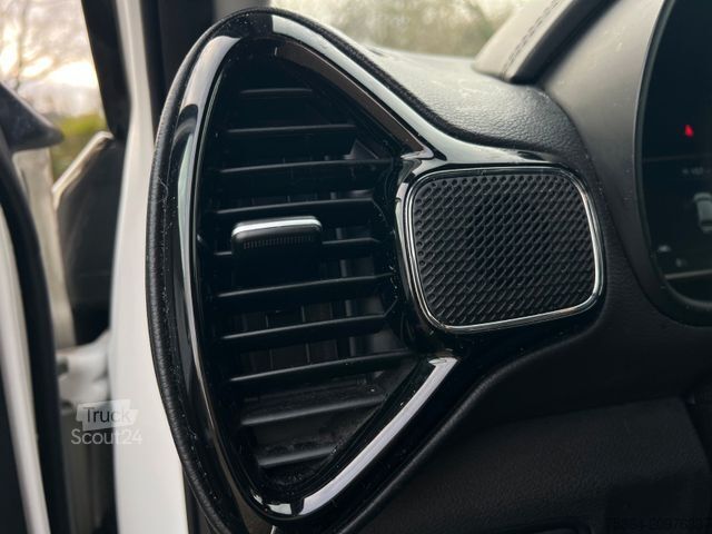 Van KIA Soul e-Soul DynamicLine 64 kWh LED Navi Kamera