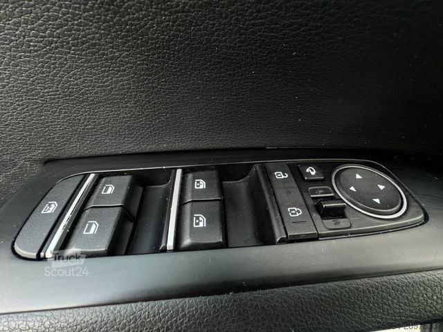 Van KIA Soul e-Soul DynamicLine 64 kWh LED Navi Kamera