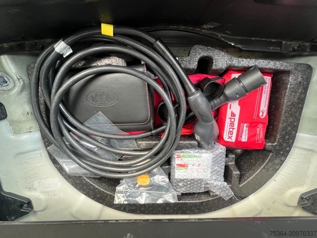 Van KIA Soul e-Soul DynamicLine 64 kWh LED Navi Kamera