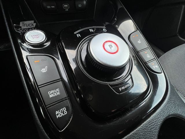Van KIA Soul e-Soul DynamicLine 64 kWh LED Navi Kamera