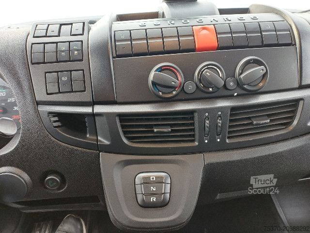 Vrachtwagen met bakwagen IVECO EUROCARGO ML160E28