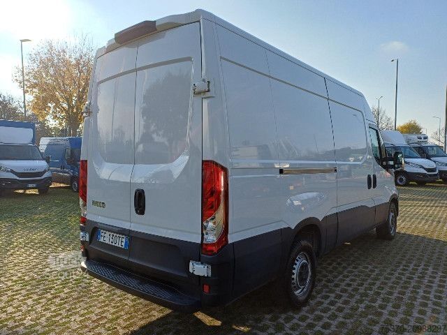 Kastenwagen IVECO DAILY 35S16 - 3520