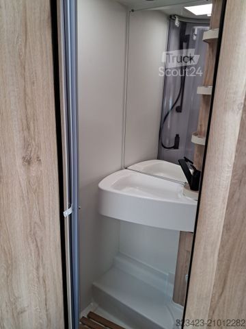 Halvintegrerad husbil EURAMOBIL Profila T PT 660 EB Dachklima/Mark./Mondial