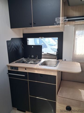 Halvintegrerad husbil CHAUSSON Teilintegriert Etape Line 650 Dörr Sonderedition