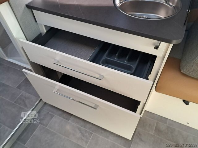 Camper semintegrato AHORN Camp T 640 Plus TV,Hubbett,Fahrradträger,Markise