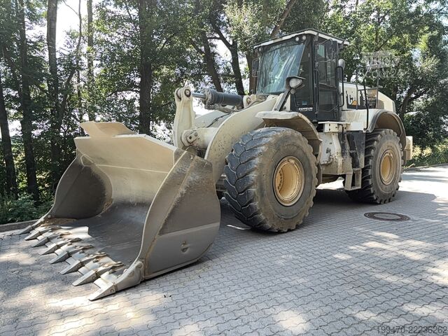 Lader Caterpillar 966M XE