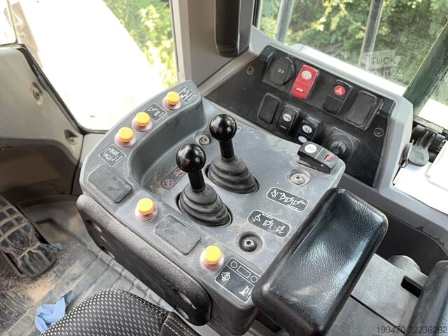Lader Caterpillar 966M XE