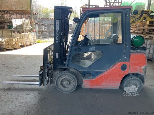 Viljuškar Toyota Modell 02-8FGF25