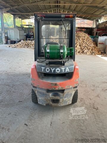 Viljuškar Toyota Modell 02-8FGF25