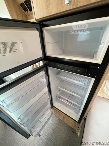 Halvintegrerad husbil EURAMOBIL PT 675 SB ein Raumwunder