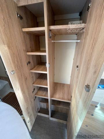 Halvintegrerad husbil EURAMOBIL PT 675 SB ein Raumwunder