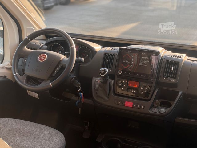 Halvintegrerad husbil EURAMOBIL PT 675 SB ein Raumwunder