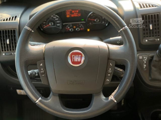 Halvintegrerad husbil EURAMOBIL PT 675 SB ein Raumwunder