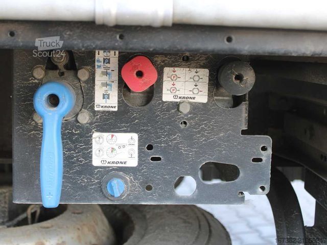 Відкритий напівпричіп з тентом KRONE SD, LIFTING AXLE, MULTILOCK
