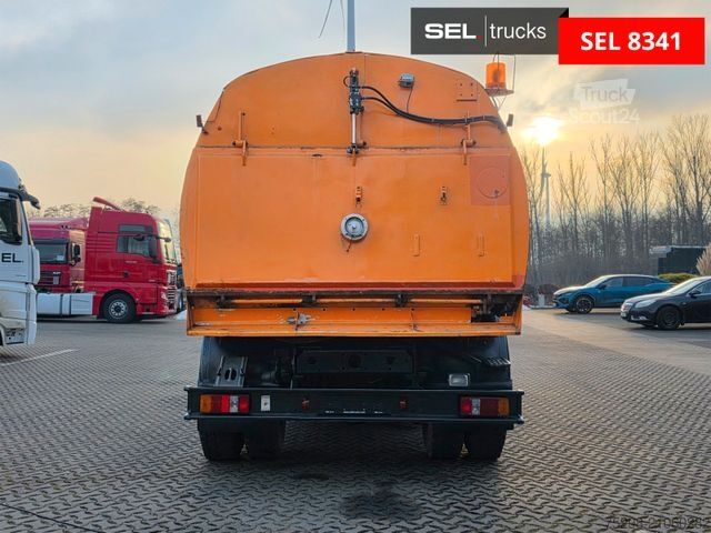 Road sweeper MAN Strassenreiniger