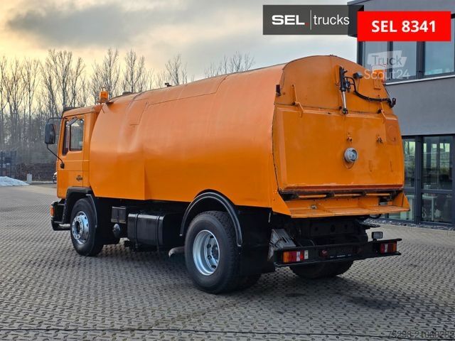 Road sweeper MAN Strassenreiniger